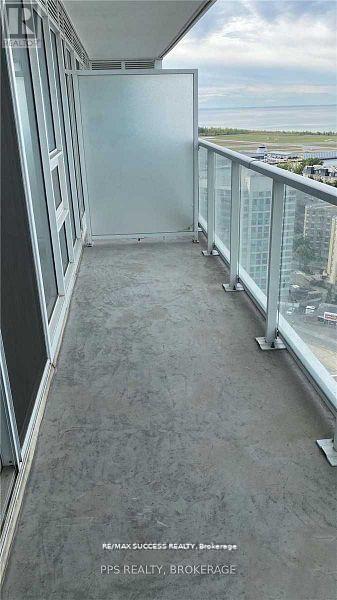 Photo du bâtiment - 17 Bathurst St