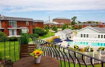 Building Photo - 3 Admiralty Dr