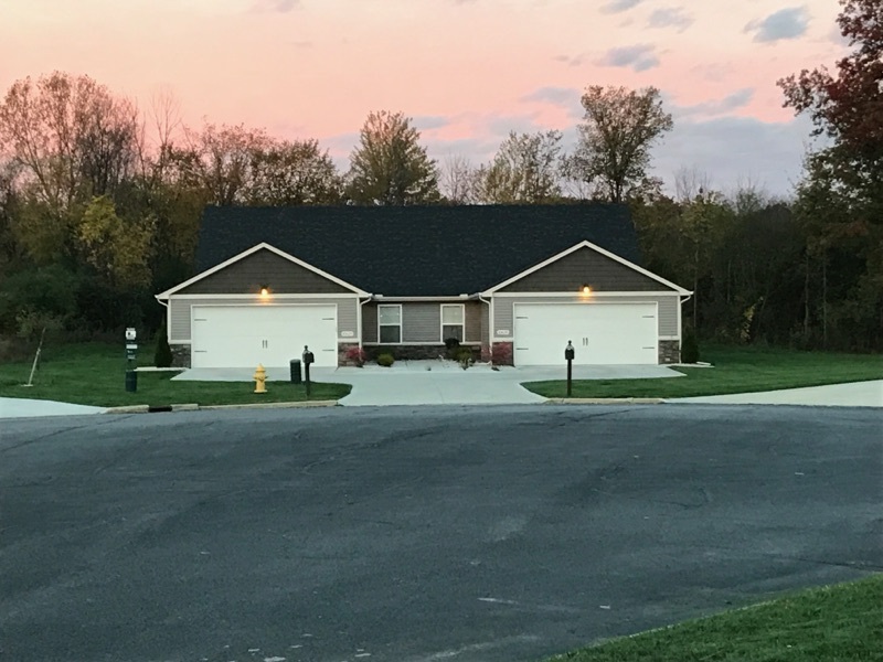 Primary Photo - River Oaks Villas