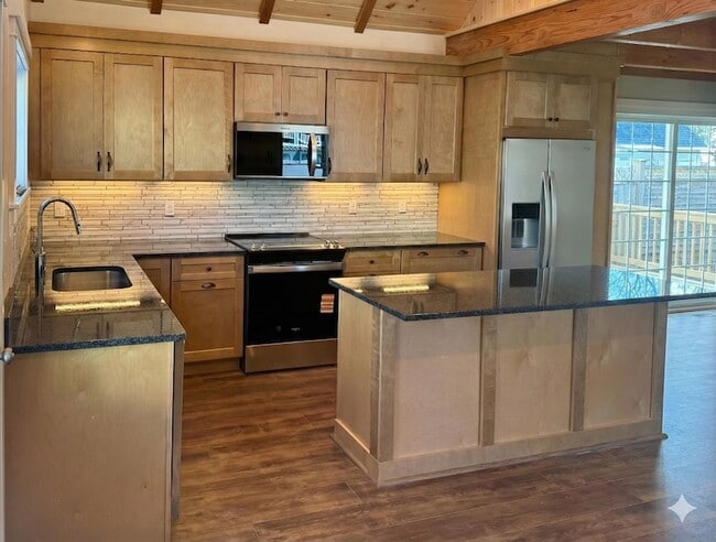 Foto del edificio - 28 Emerald Ave