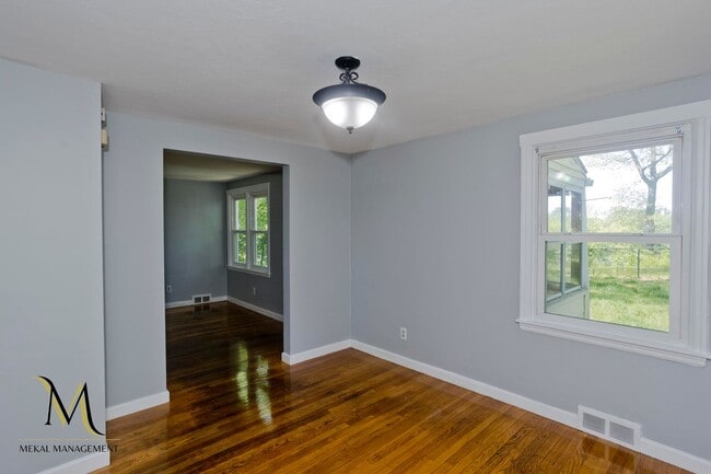 Building Photo - Waterfront Single Family Home for Rent!