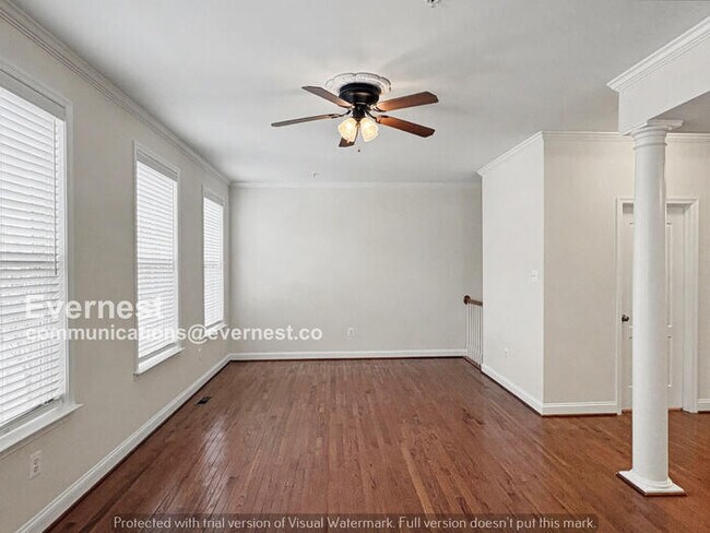 Foto del edificio - 3 Bed/3.5 Bath Home with Garage/ Available Now!