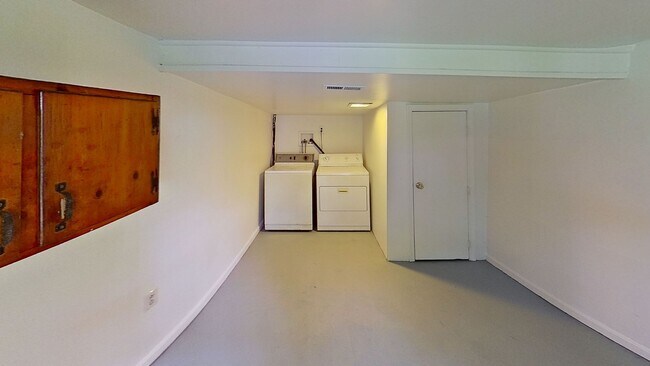 Building Photo - 411 Chestnut St