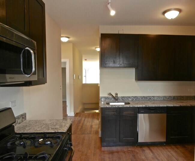 5001 N Sawyer Ave Unit GARDEN, Chicago, IL 60625 Room for Rent in