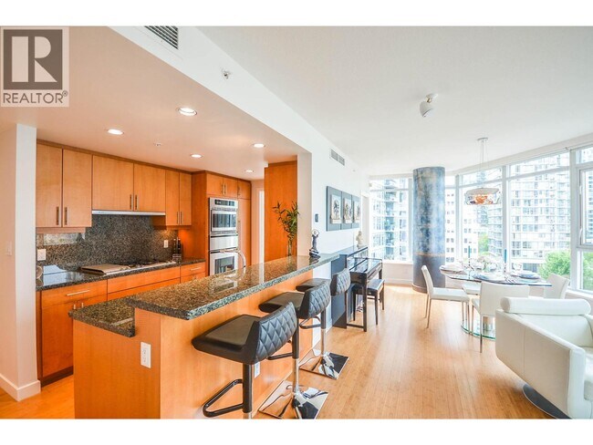 Photo du bâtiment - 1233 W Cordova St