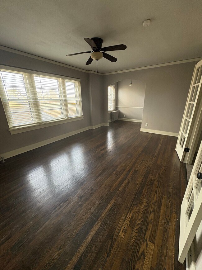 Foto del edificio - 1235 E Elm St