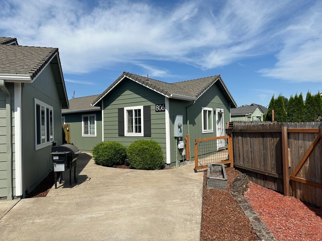 Primary Photo - Charming 1 bedroom 1 bath house in Springfield!