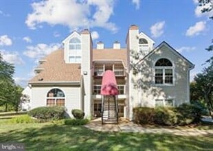 Building Photo - 1018 Fallcrest Ct