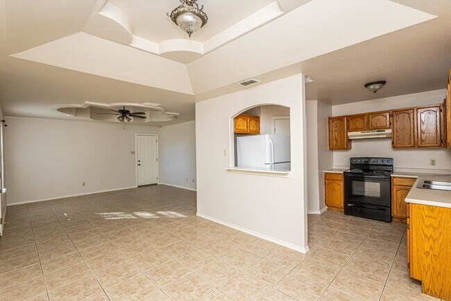 Building Photo - 3904 Los Presidentes Ave