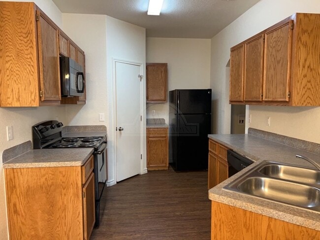 Foto del edificio - 1500 Justin Lp