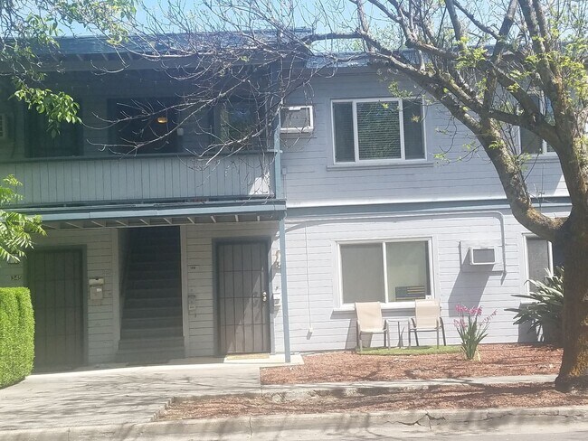 Foto del edificio - 351-351 West St