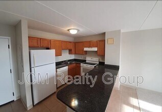 Building Photo - 80 Sagamore St