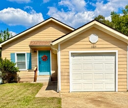 Building Photo - 11835 Greensbrook Forest Dr