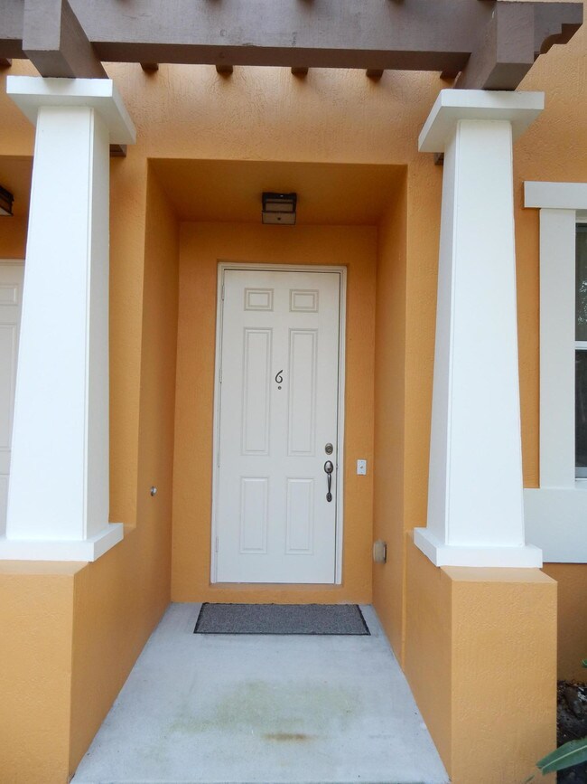 Building Photo - 1717  Borrego Way 6