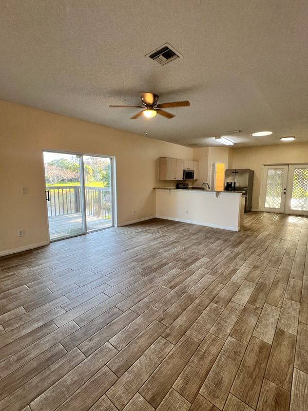 Building Photo - 957 Bimini Ave