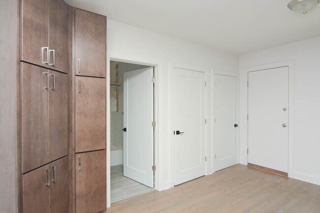 Foto del edificio - 3405 W Fullerton Ave