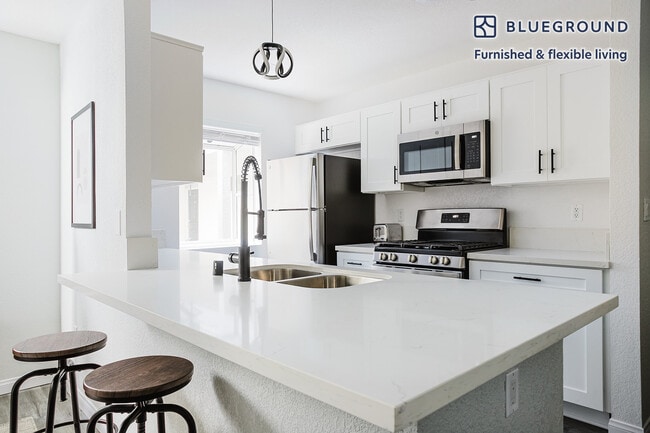 Foto del edificio - 1945 Glendon Ave