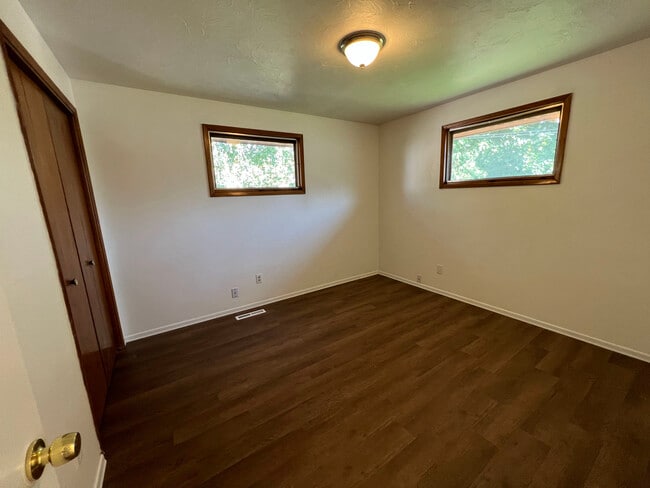 Bedroom 2 - 1220 E Baldwin Ave