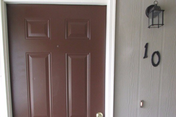 Primary Photo - 1 Green Gate Ct