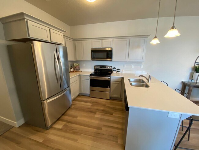 Foto del edificio - Lakefront at Vineyard Town Center Condo