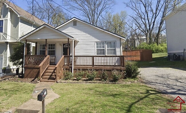 Building Photo - 2412 Chapel Ave