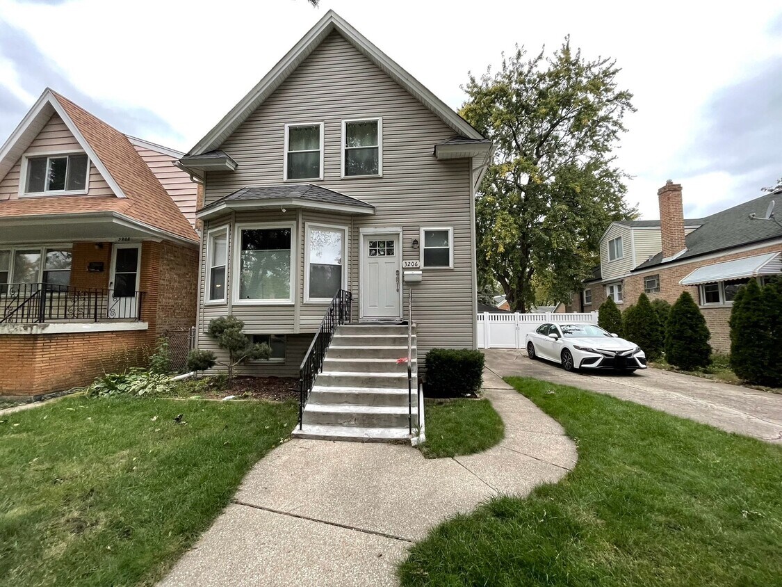 Foto principal - 3206 Highland Ave