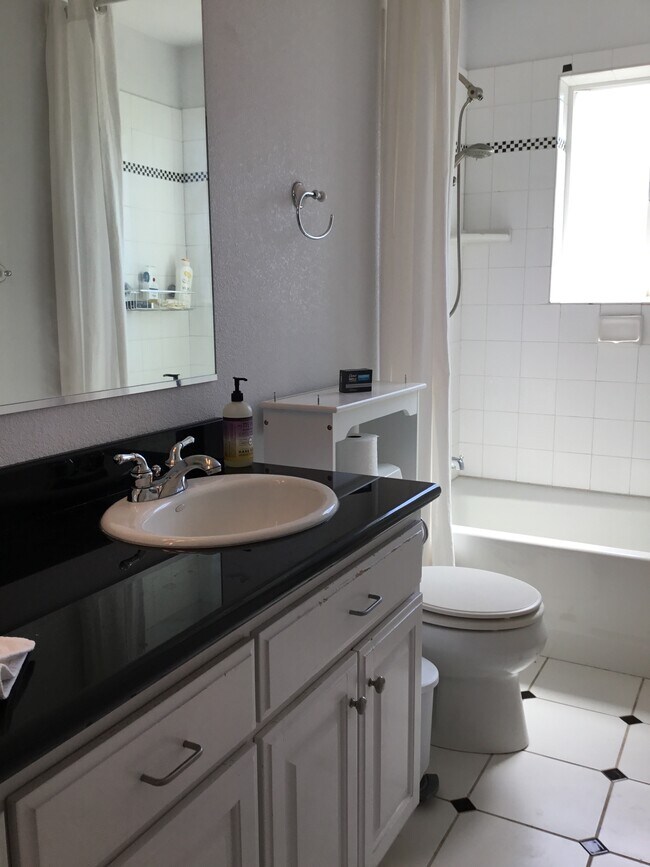 Foto del edificio - 10872 Skyview Dr