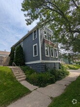 Building Photo - 116 E Lloyd St
