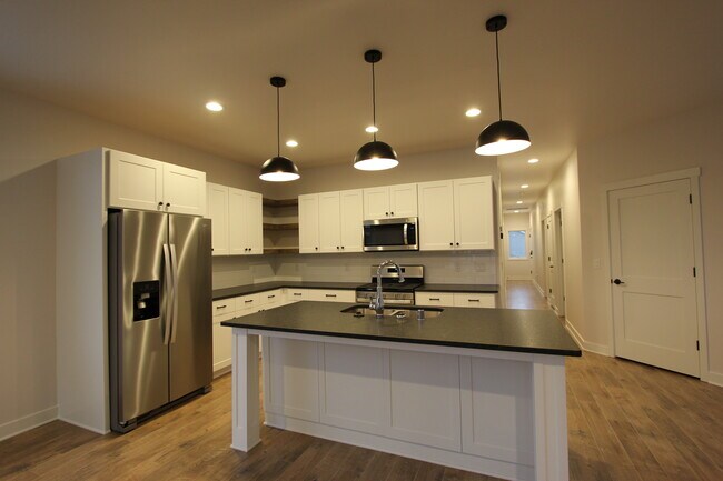 Cocina - 1012 E Pearson St