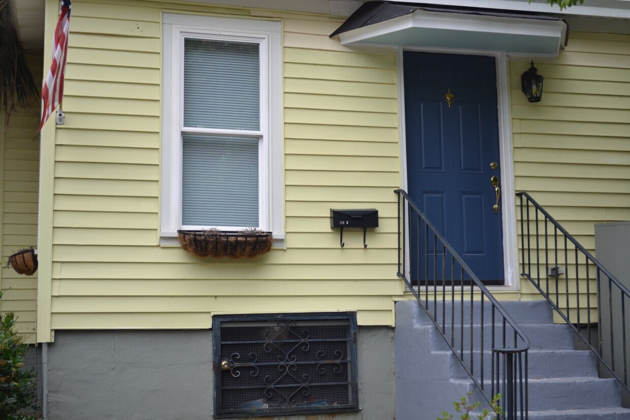 Entrance - 28 Moultrie St
