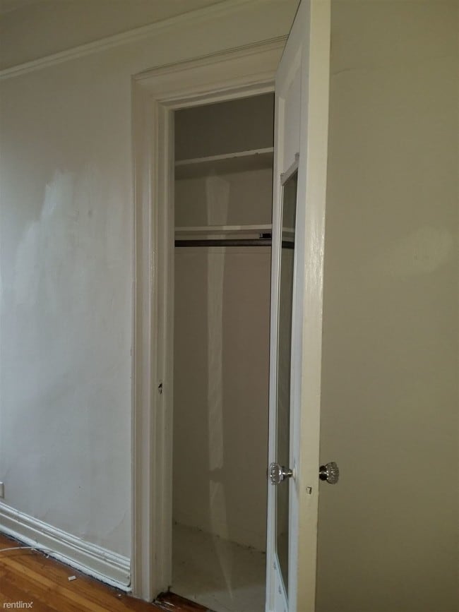 Building Photo - 1 br, 1 bath Apartment - 3230 Steuben Ave