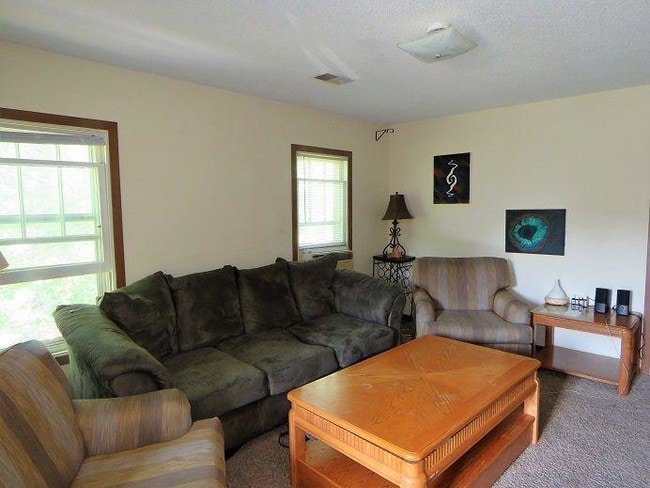 Building Photo - 2 bedroom in Northfield MN 55057