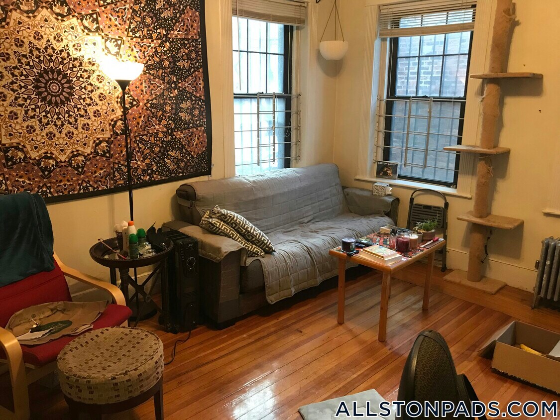 Foto principal - 1412 Commonwealth Ave