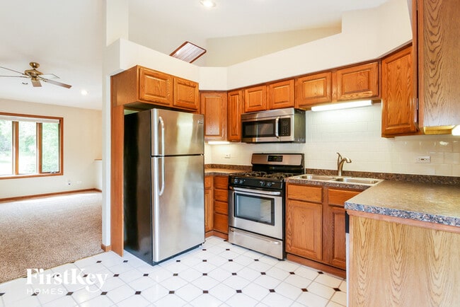 Foto del edificio - 21587 W Birch St
