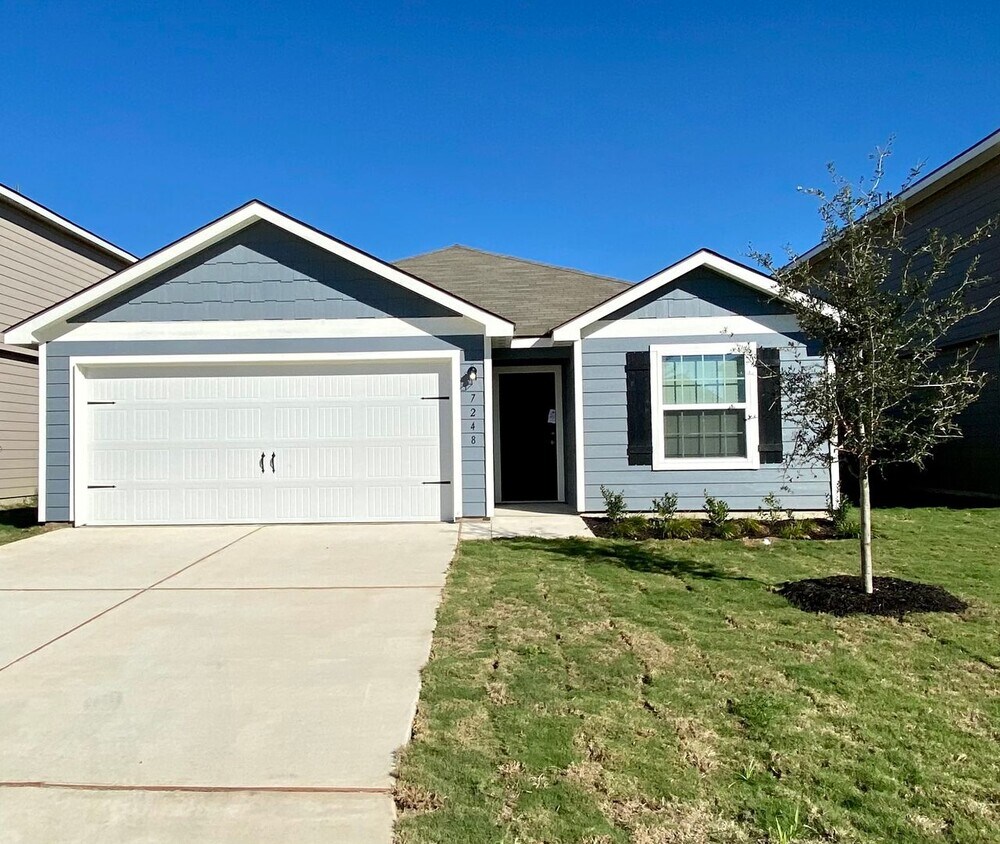 Primary Photo - **1595/Month** Far West San Antonio!