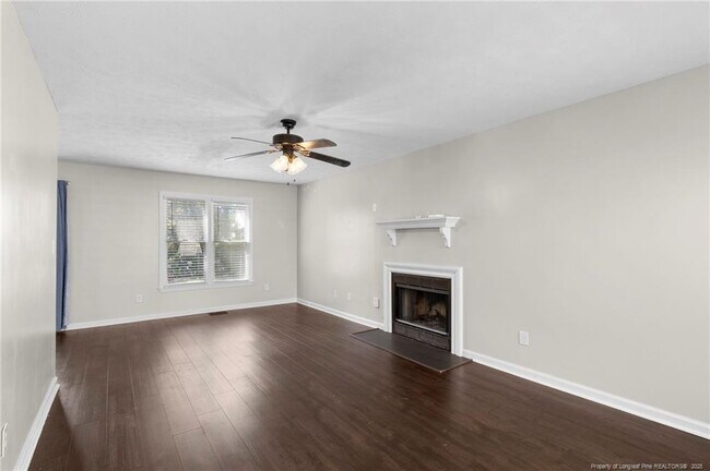Foto del edificio - 324 Nettletree Ln