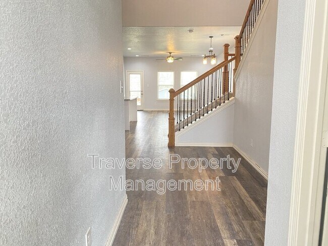 Building Photo - 5325 Carver Dr