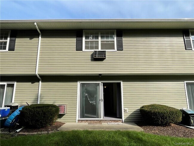 Foto del edificio - 100 Hillside Dr