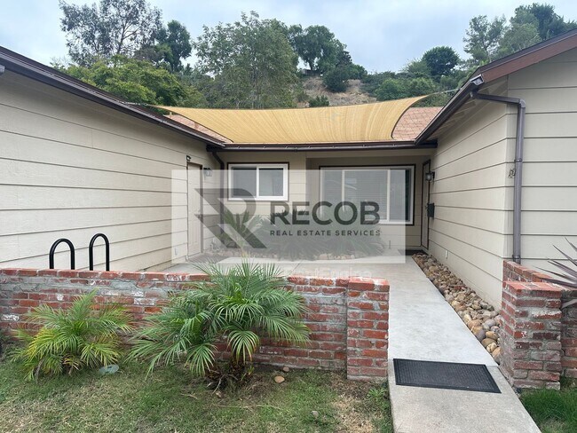 Foto del edificio - 4859 Campanile Dr