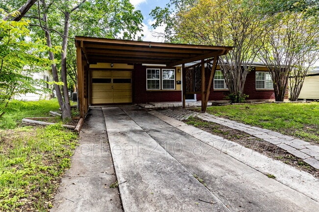 Building Photo - 231 Craigmont Ln