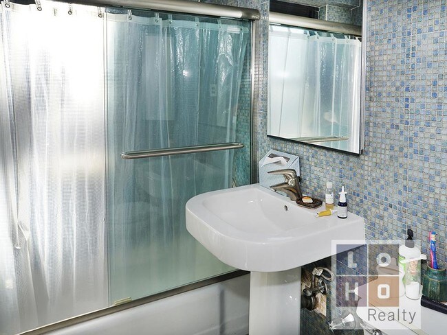 Foto del edificio - 417 Grand St