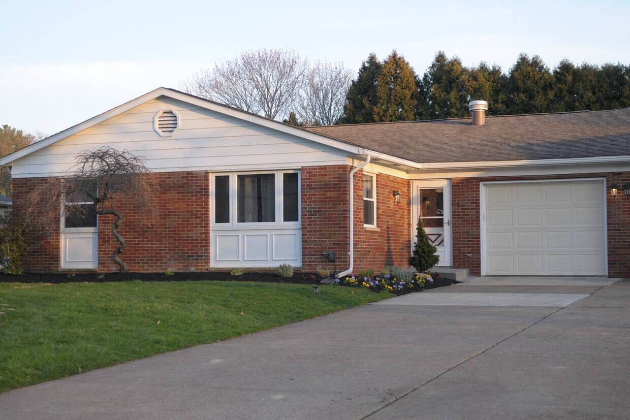 3020 Hull Rd, Huron, OH 44839 Townhome Rentals in Huron OH