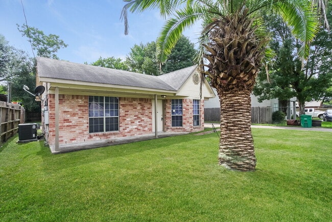 Building Photo - 12526 Zavalla St