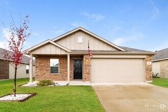 Building Photo - 405 Blue Crow Ln