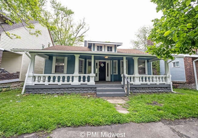 Building Photo - 130 N Gladstone Ave