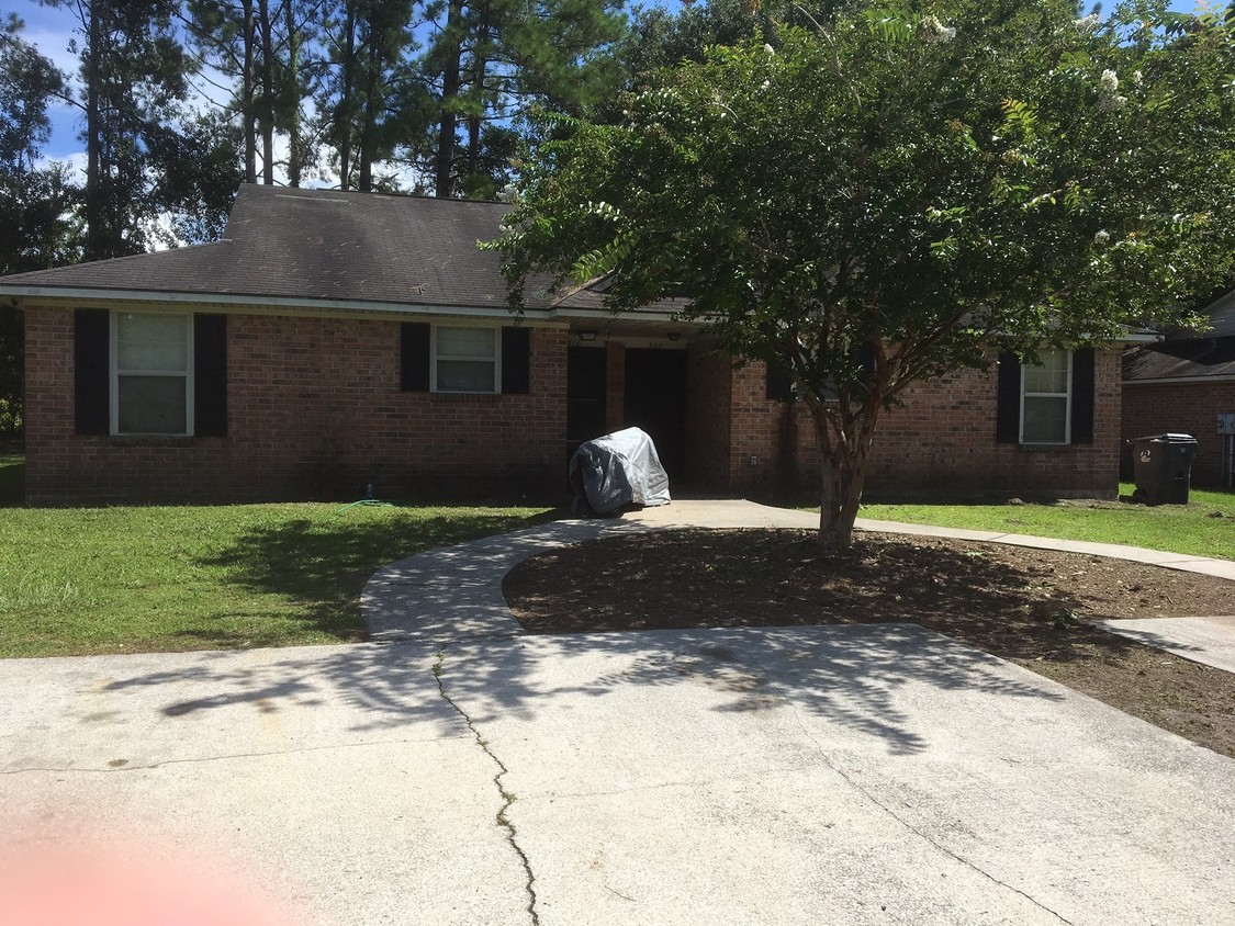 Building Photo - 308-310 Baltic Ct