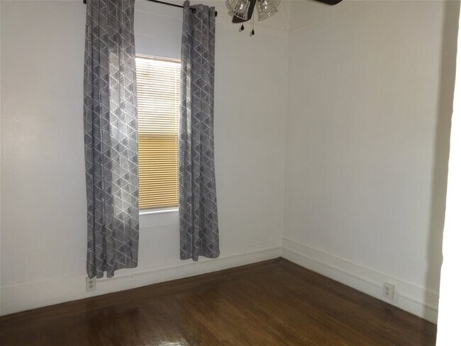 Foto del edificio - 319 B St