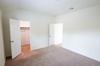 Building Photo - 216 N Lynx Trail
