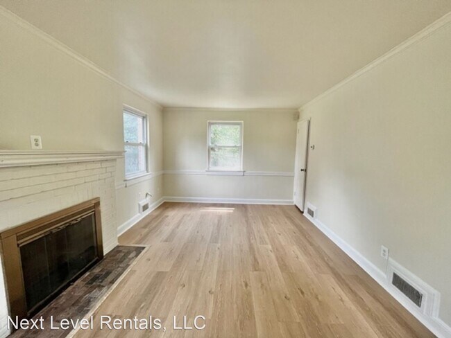 Building Photo - 3 br, 1 bath House - 2702 Byron Street