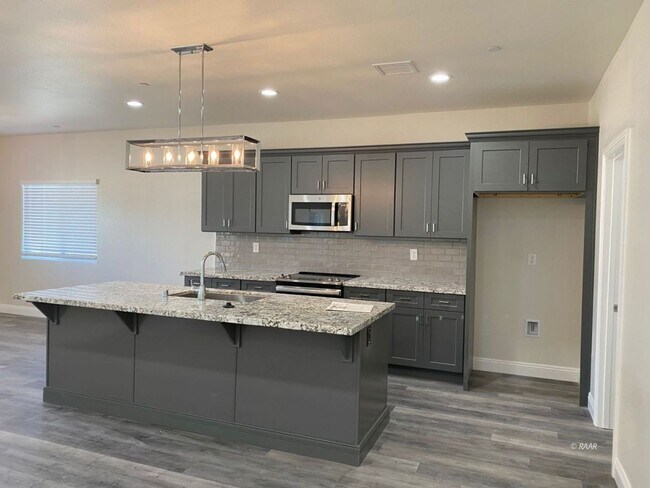 Building Photo - 1041 Ocean Ave